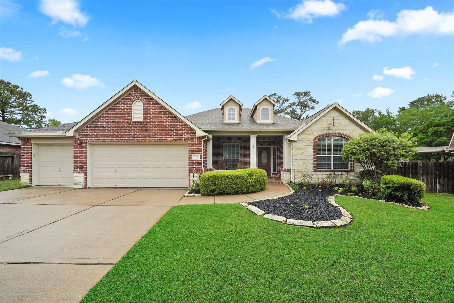 Real estate property located at 11306 Lakewood, Harris, Lakewood Crossing, Houston, TX, US