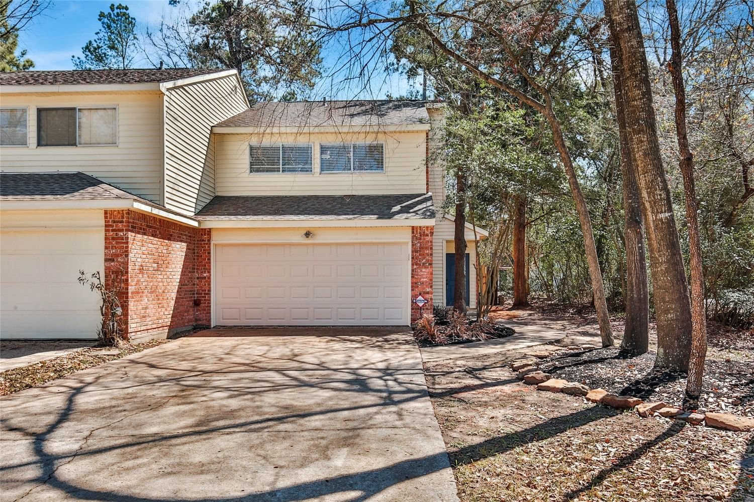 Real estate property located at 2 Blue Fox, Montgomery, Woodlands Village Grogans Mill, The Woodlands, TX, US