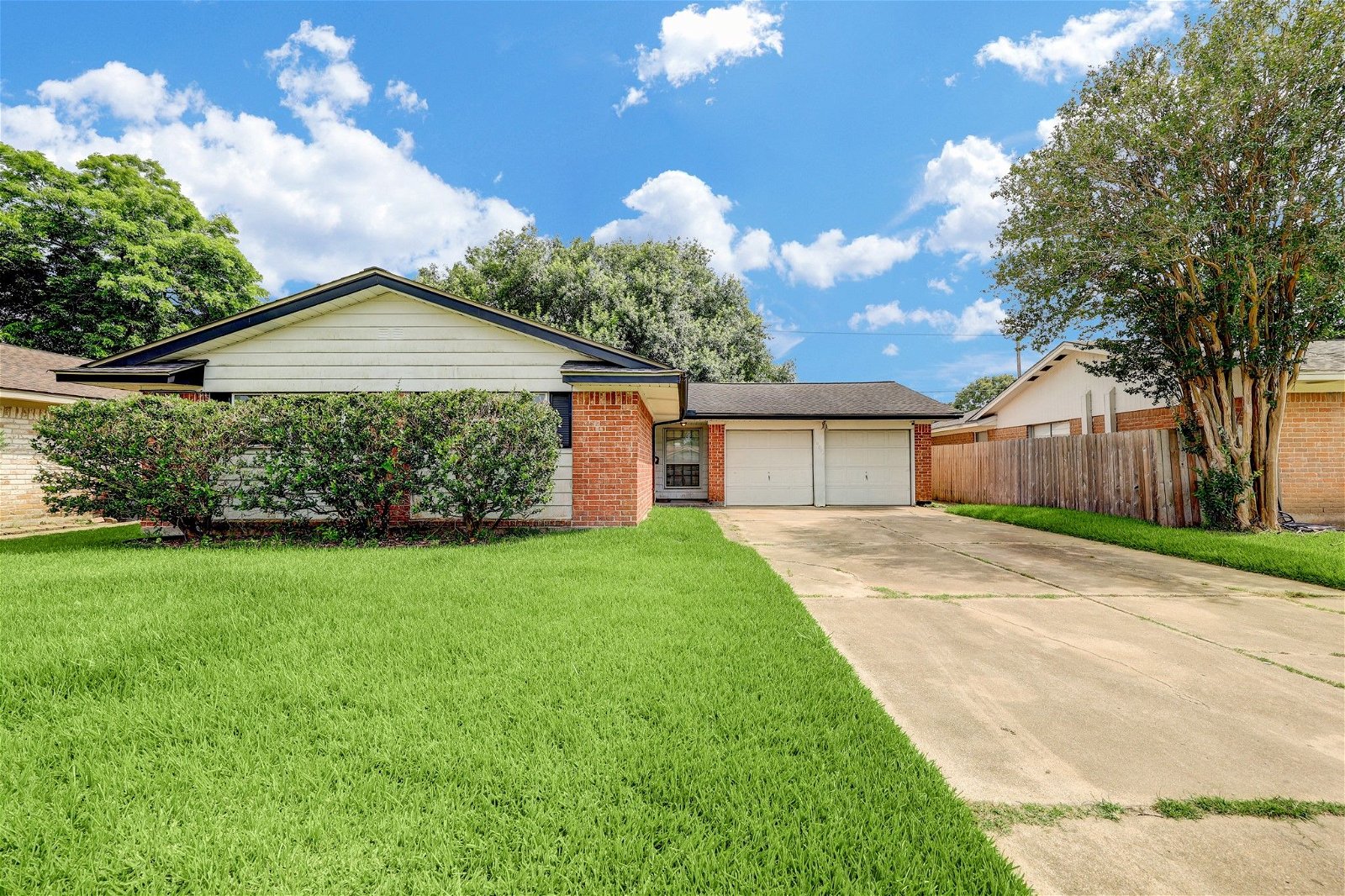 Real estate property located at 10014 Old Orchard, Harris, La Porte, TX, US