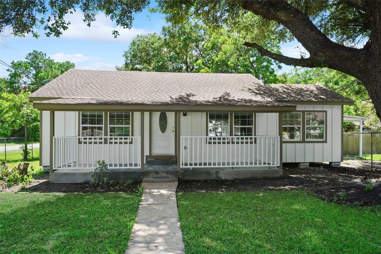 Real estate property located at 1201 Valderas, Brazoria, Lorraine Angleton, Angleton, TX, US