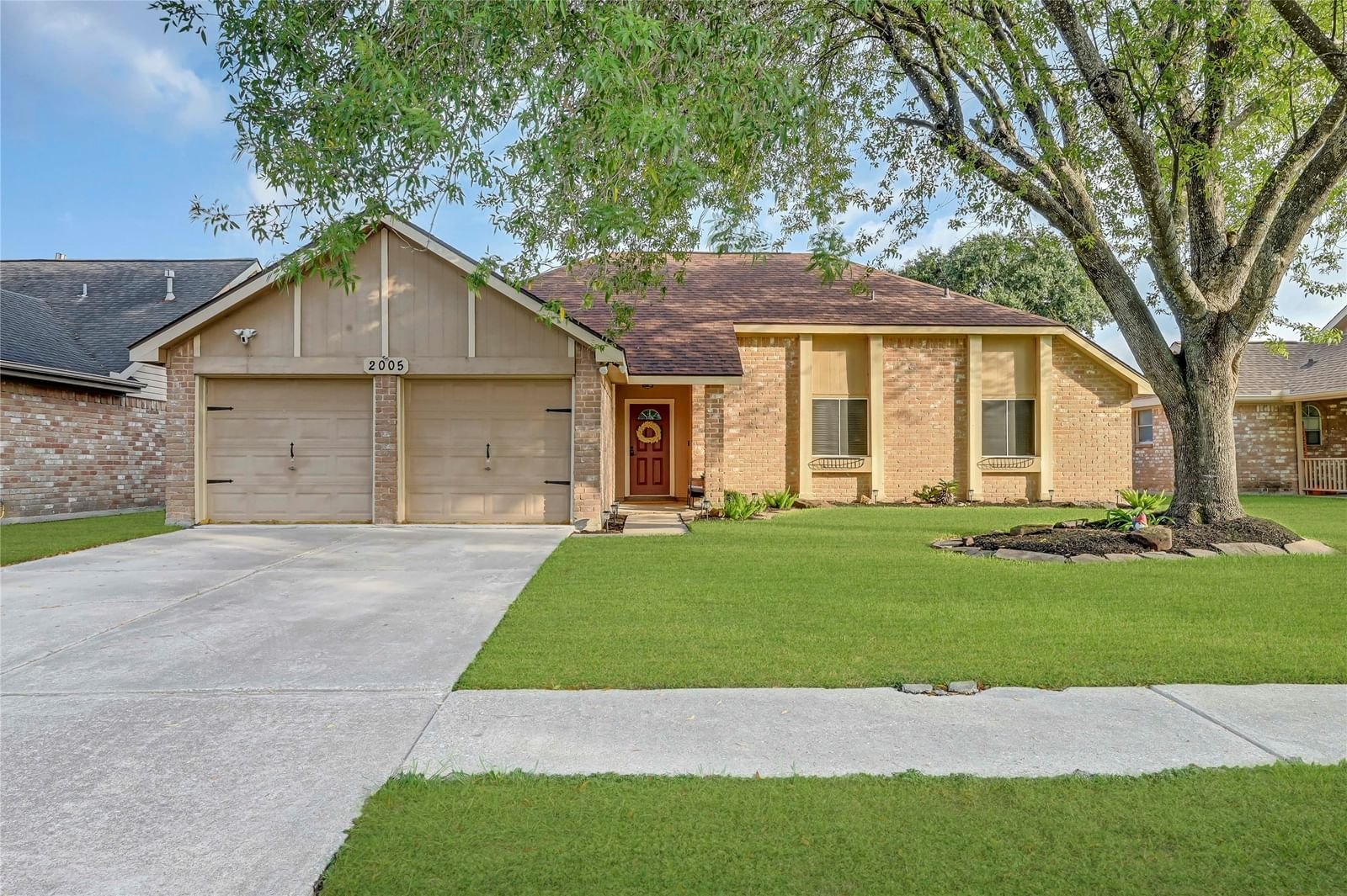 Real estate property located at 2005 Willowbend, Harris, Deer Park, TX, US