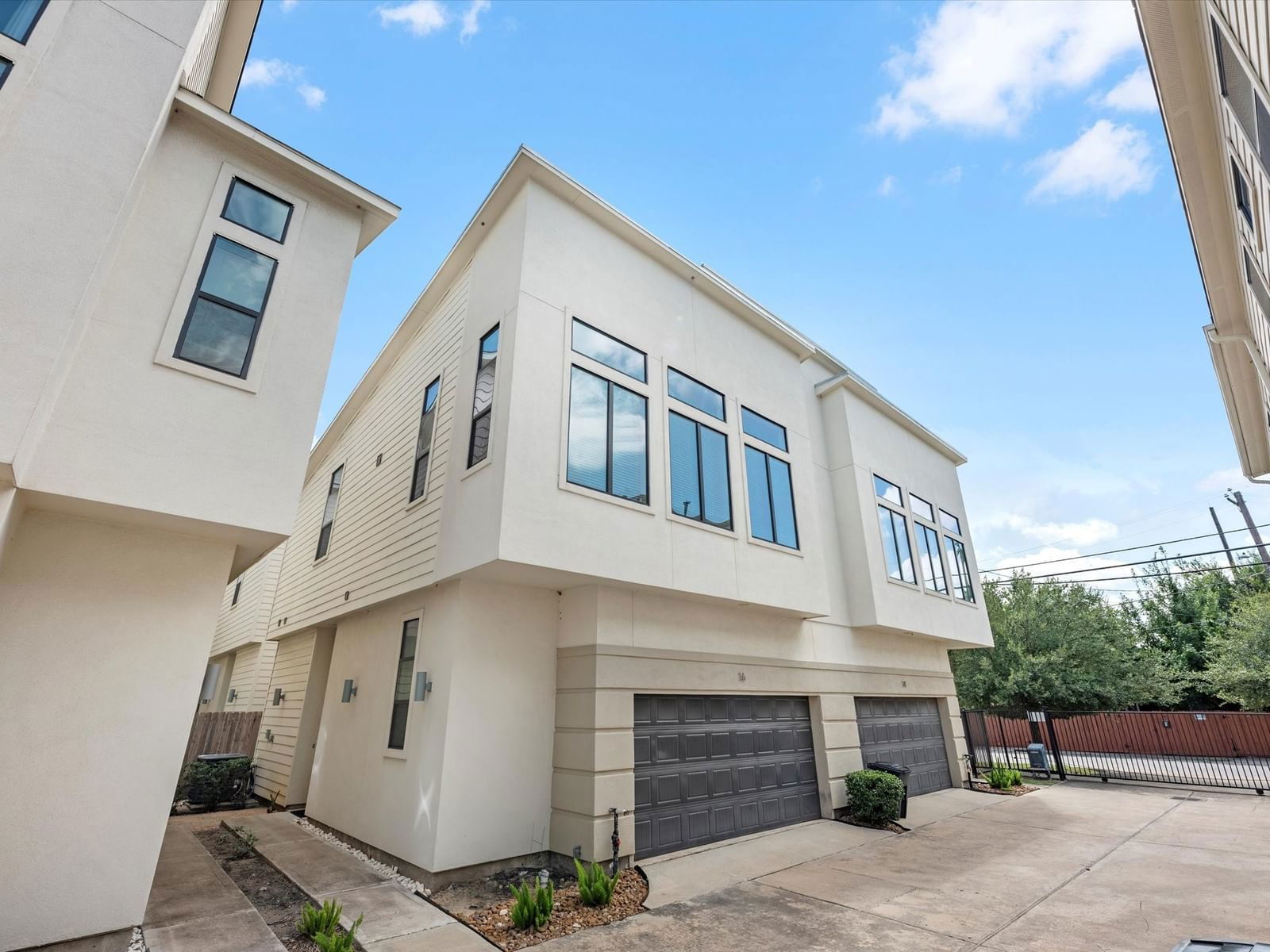 Real estate property located at 16 Hutcheson, Harris, Eado Square, Houston, TX, US