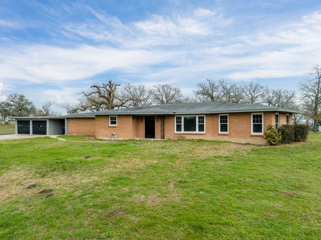 Real estate property located at 3534 Us Highway 90a, Gonzales, Gonzales, TX, US