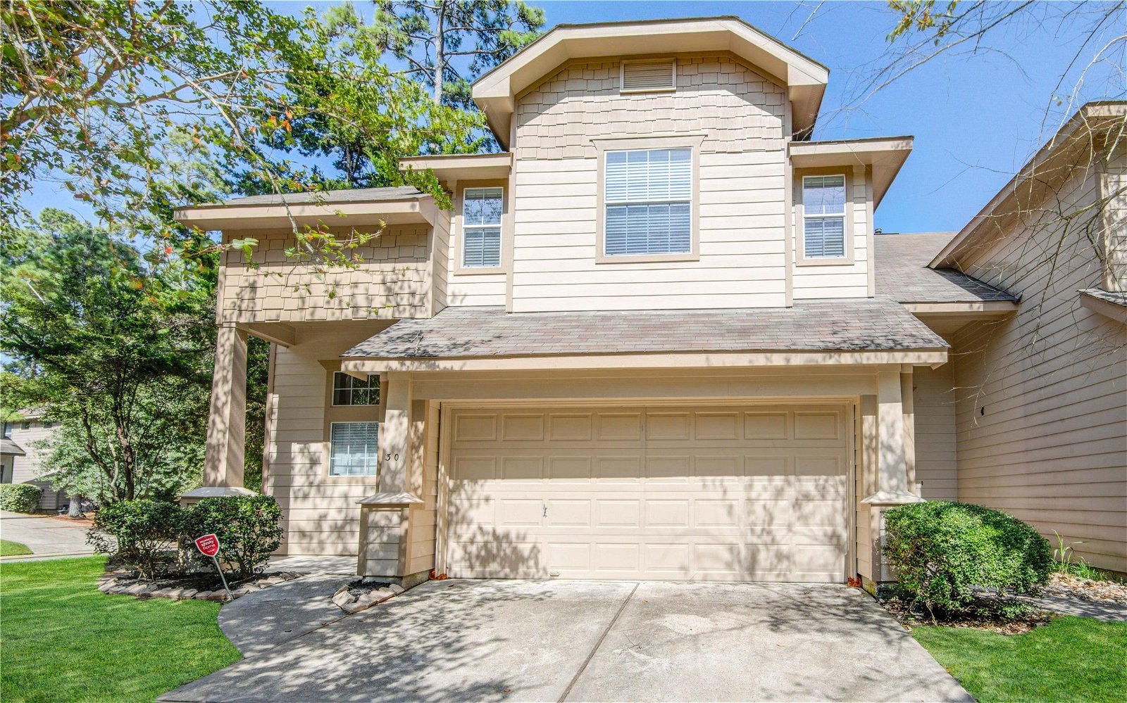 Real estate property located at 30 Valewood, Montgomery, The Woodlands, TX, US