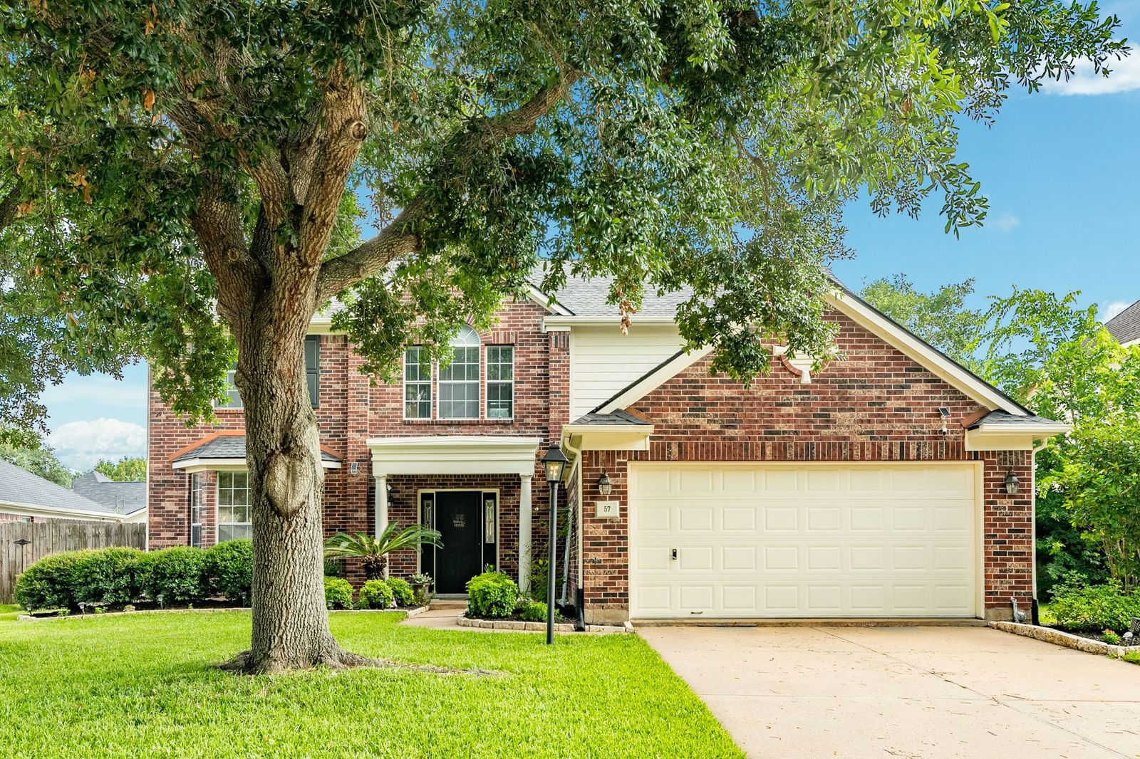 Real estate property located at 57 Sunrose, Brazoria, Plantation Village Sec 1-27 L, Lake Jackson, TX, US