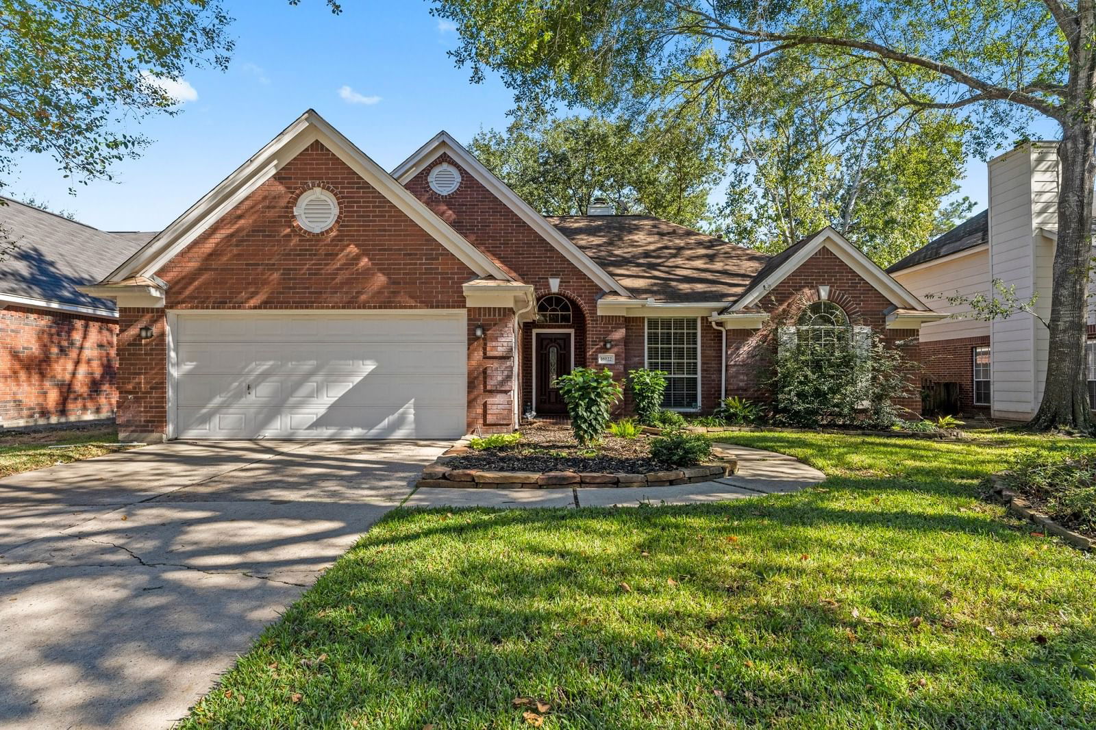 Real estate property located at 16122 Charter Rock, Harris, Charterwood, (MAJESTIC OAKS), Houston, TX, US