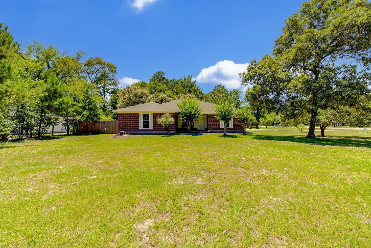 Real estate property located at 600 Bob Link, Montgomery, Clear Creek Forest, Magnolia, TX, US