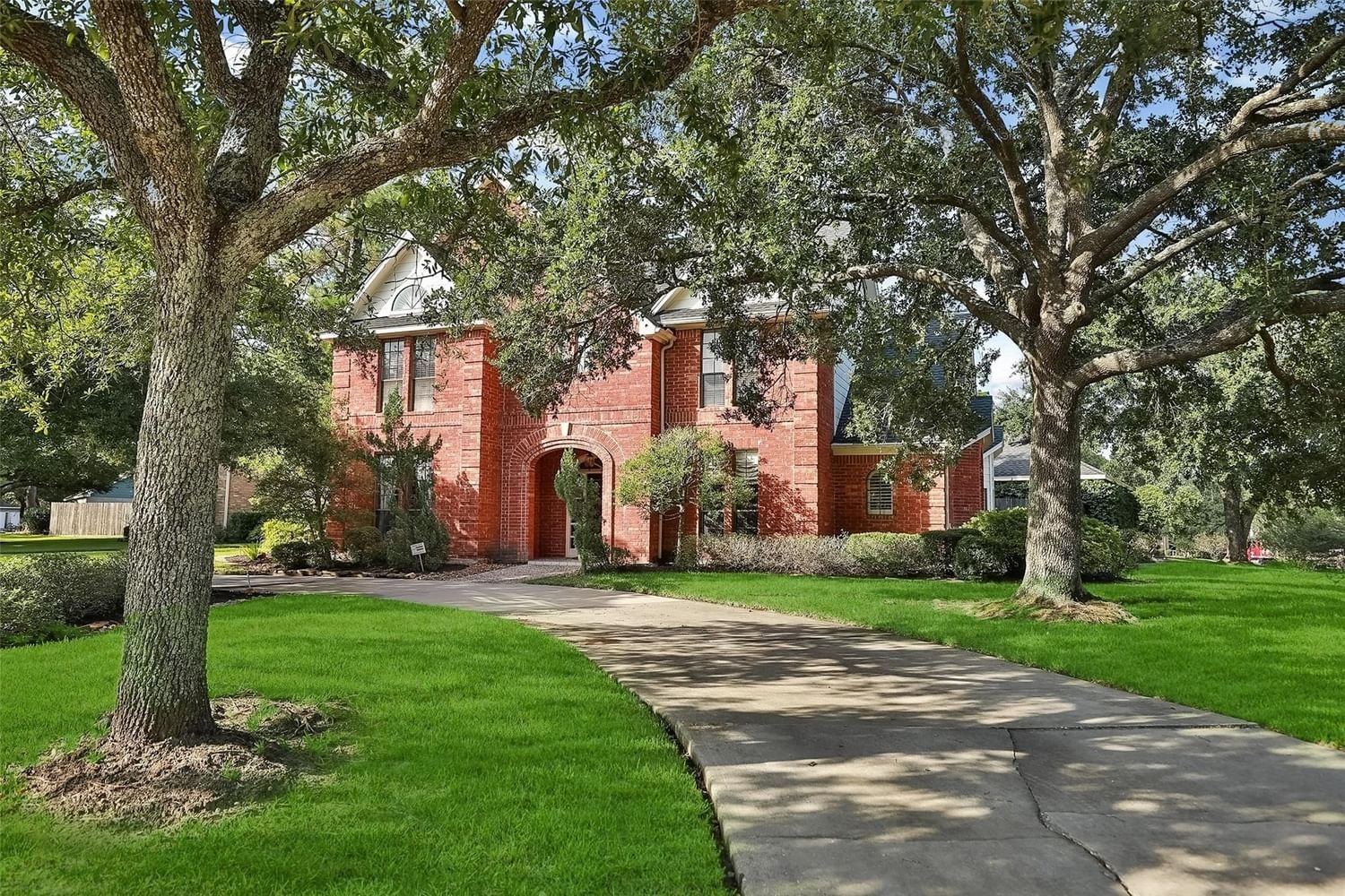 Real estate property located at 16602 Torrington, Harris, Wimbledon Estates & Racq Cl Se, Spring, TX, US