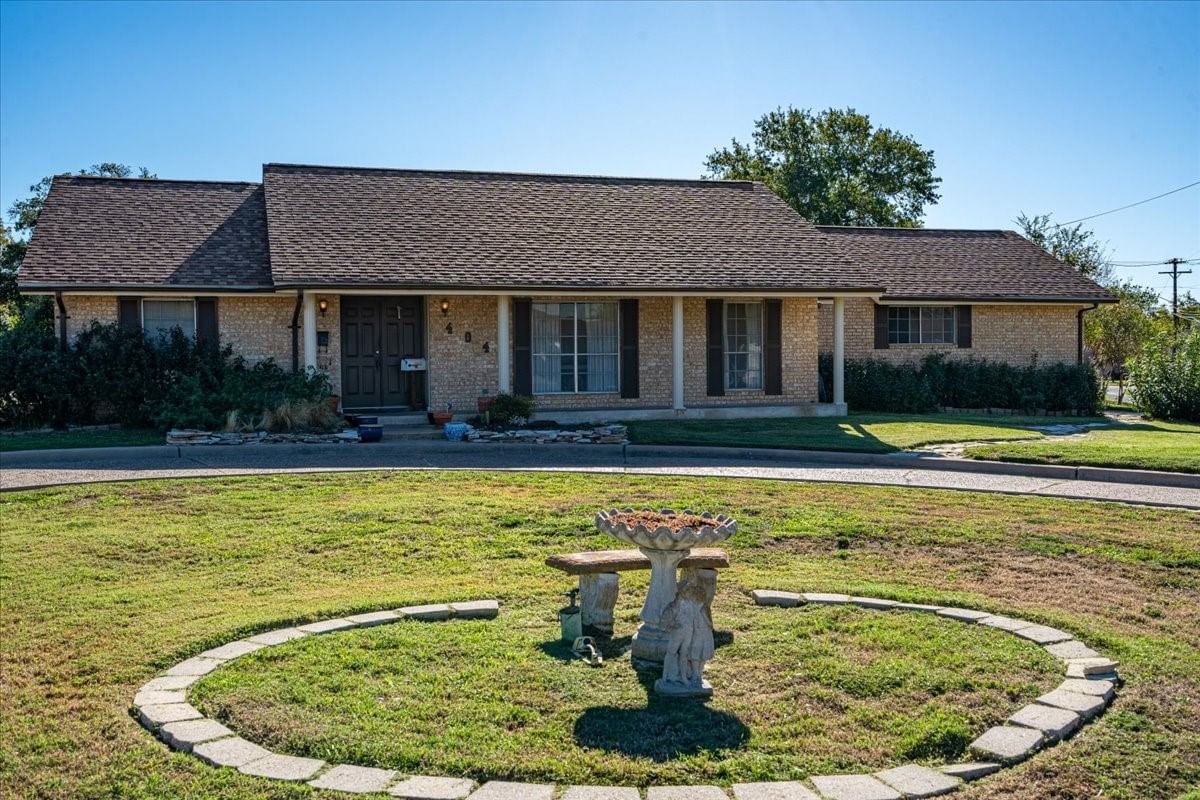 Real estate property located at 404 Joekel, Lee, John Knox, Giddings, TX, US