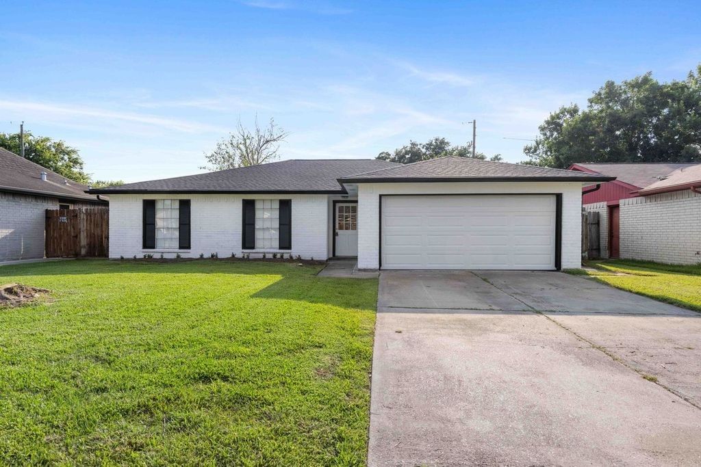 Real estate property located at 2106 Mocking Bird, Harris, Meadowcrest, La Porte, TX, US