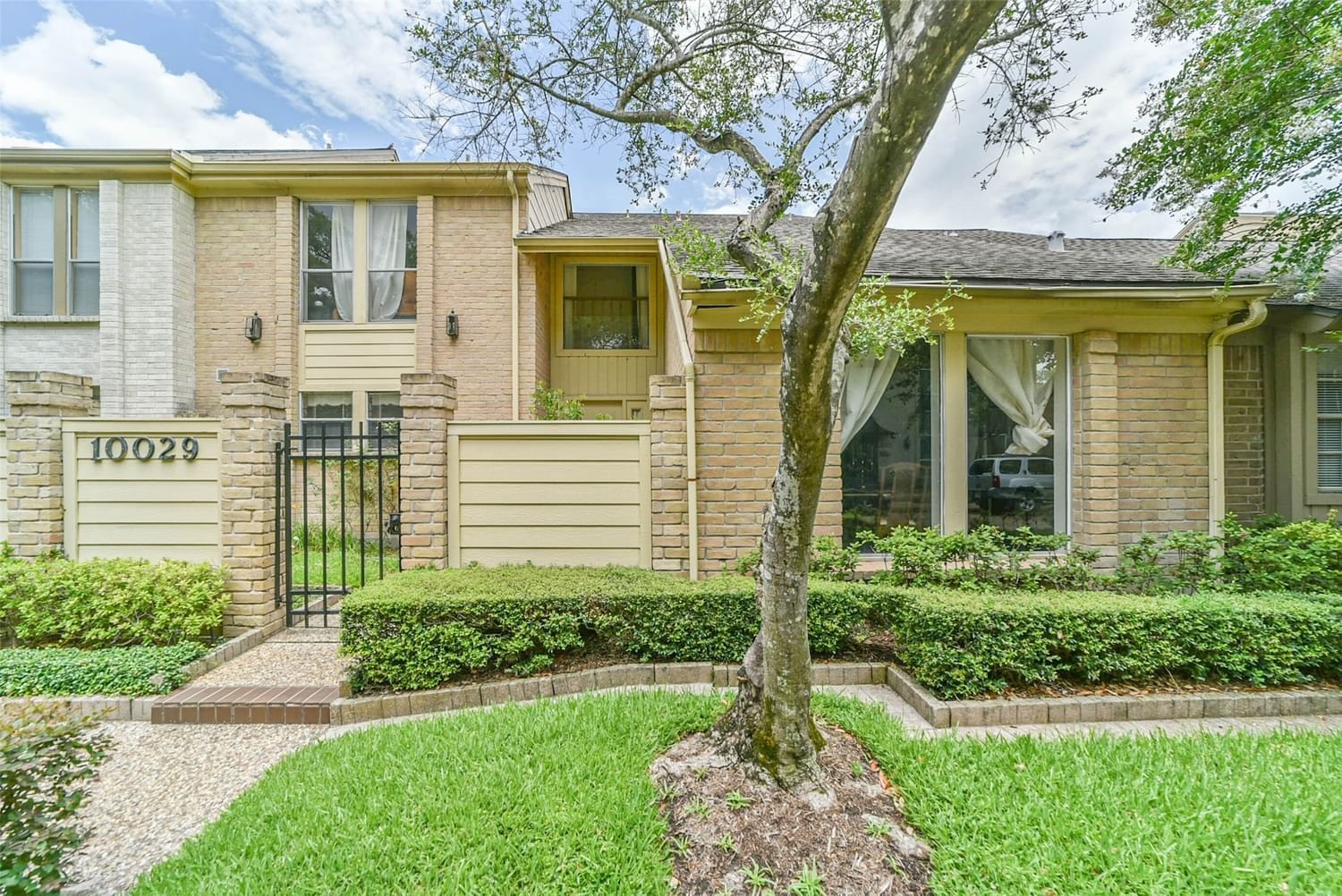 Real estate property located at 10029 Kemp Forest, Harris, Spring Shadows, Houston, TX, US