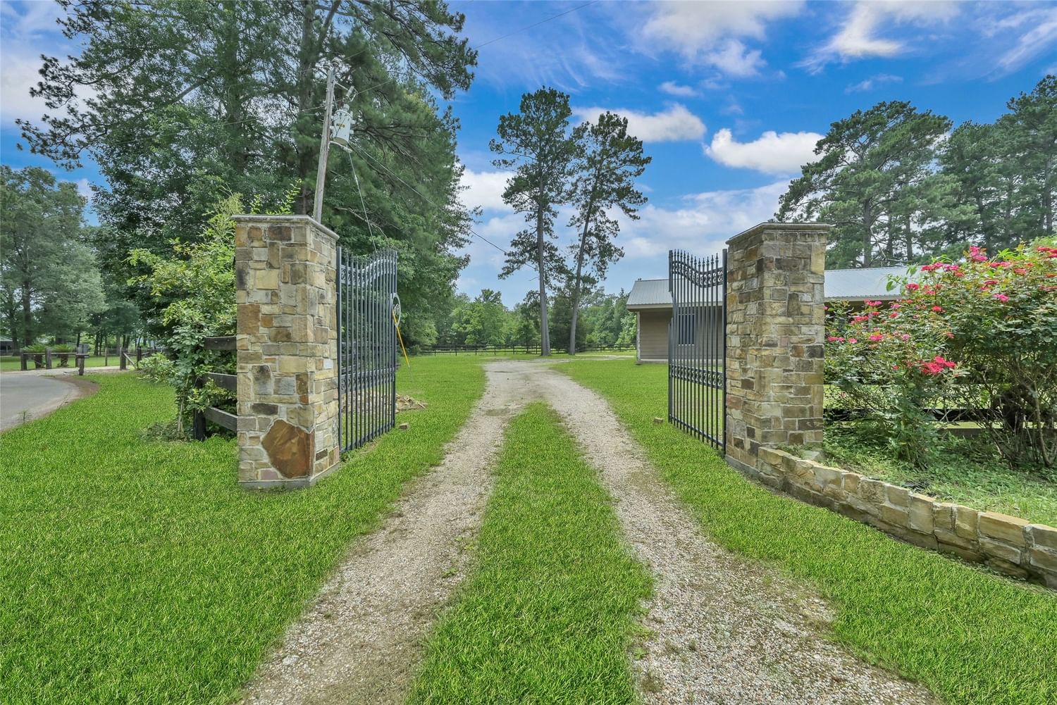 Real estate property located at 2753 Pine, Montgomery, Hail Barton Surv Abs #88, Cleveland, TX, US