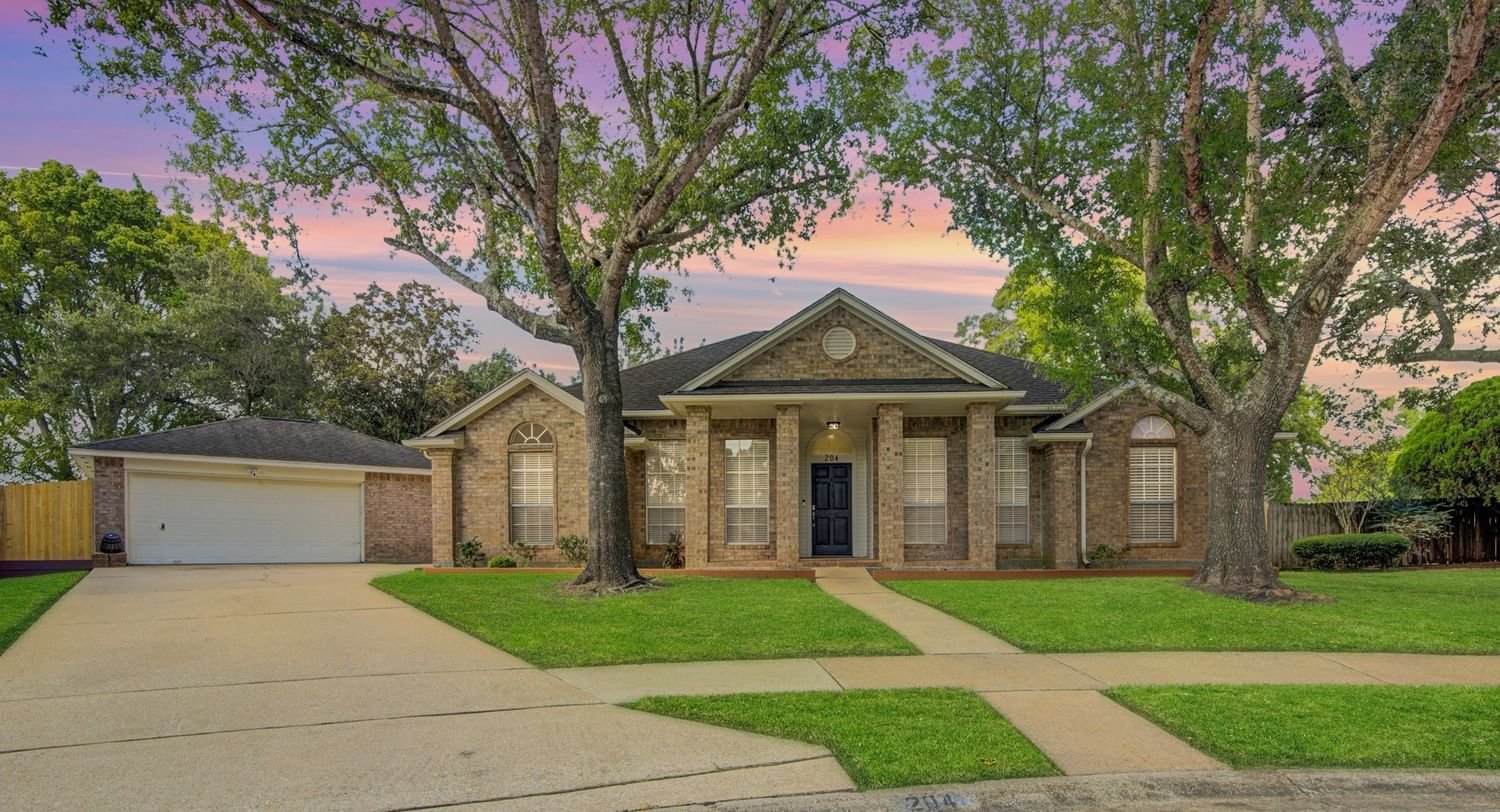 Real estate property located at 204 Oak Creek, Galveston, League City, TX, US