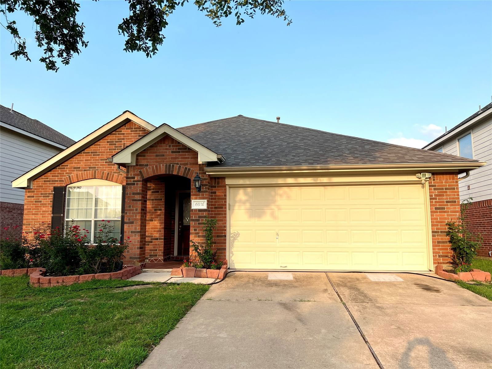 Real estate property located at 6931 Stoneyvale, Fort Bend, Great Oaks Sec 2, Houston, TX, US