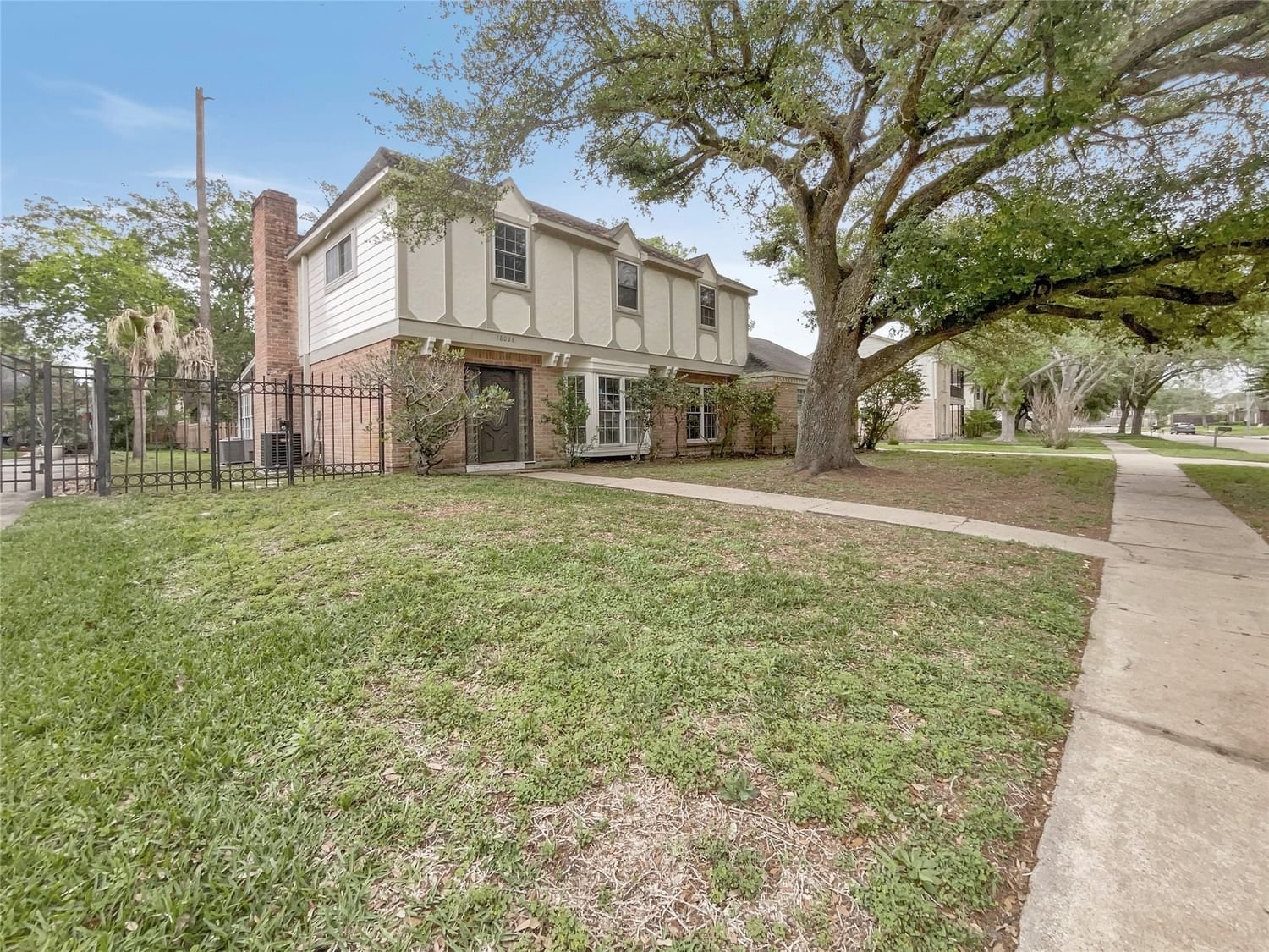Real estate property located at 18026 Oakhampton, Harris, Houston, TX, US