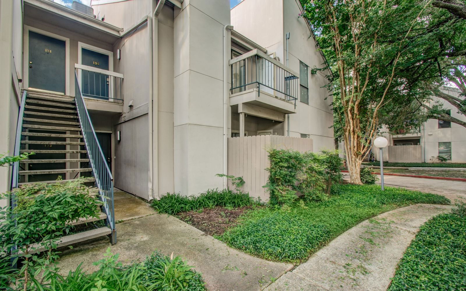 Real estate property located at 7950 Stadium #196, Harris, Briar Green Condo Ph 02, Houston, TX, US