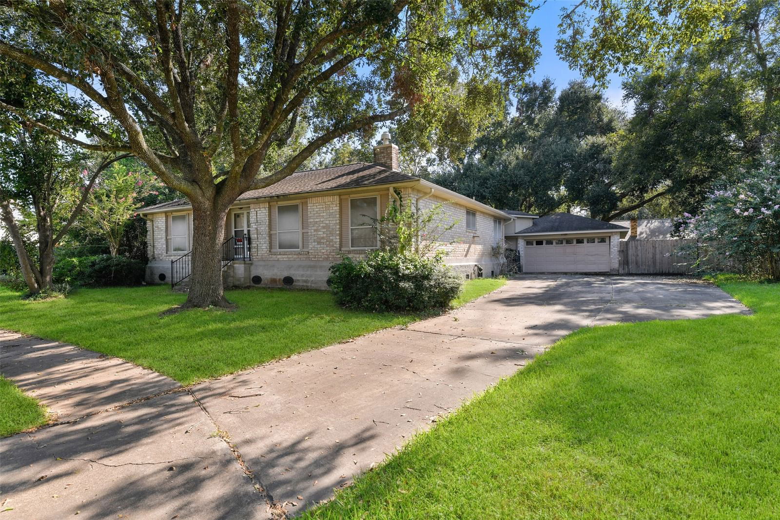 Real estate property located at 705 Doral, Galveston, Sunmeadow 2, Friendswood, TX, US