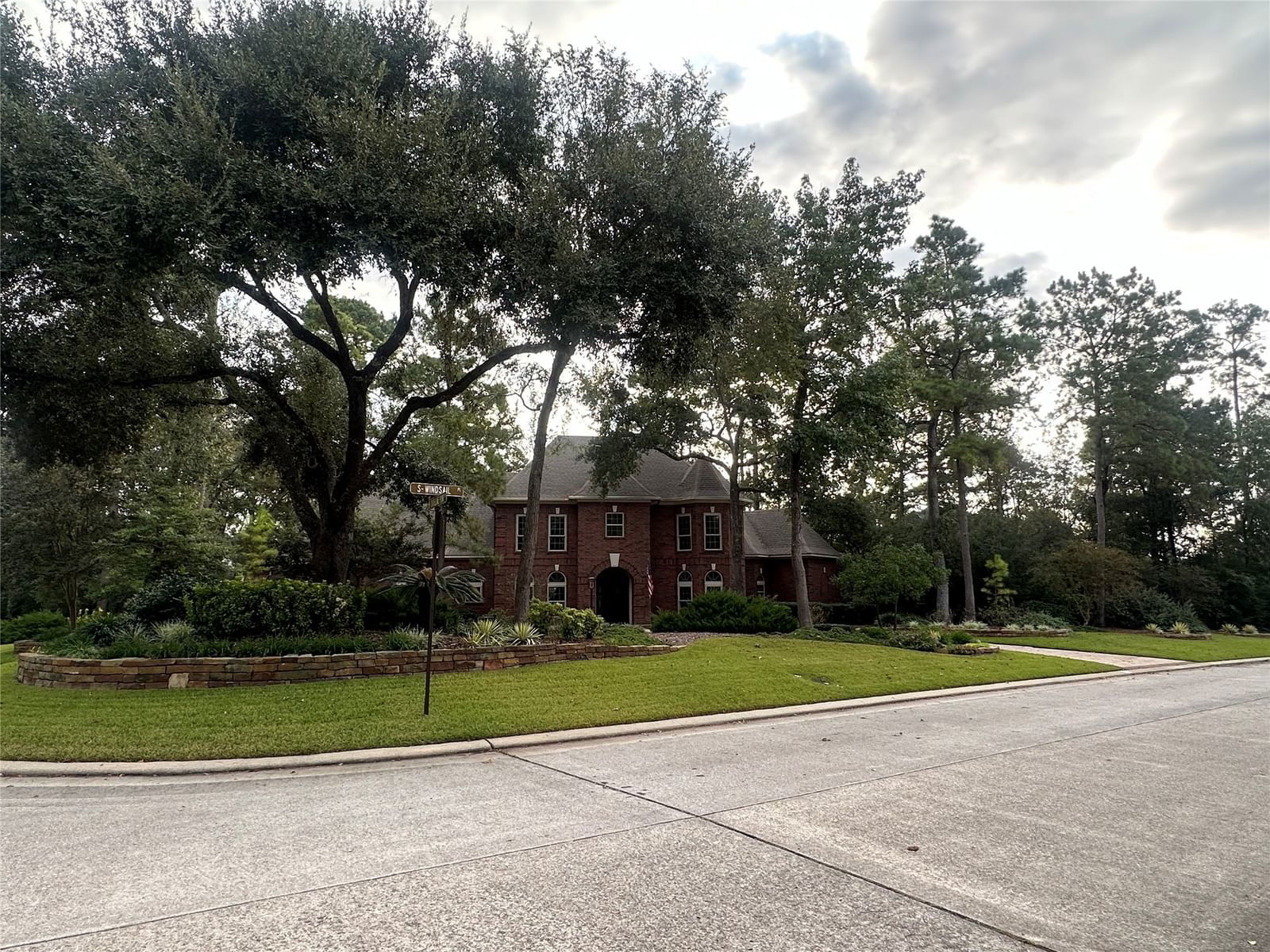 Real estate property located at 27 Windsail, Montgomery, Wdlnds Village Panther Ck 33, The Woodlands, TX, US