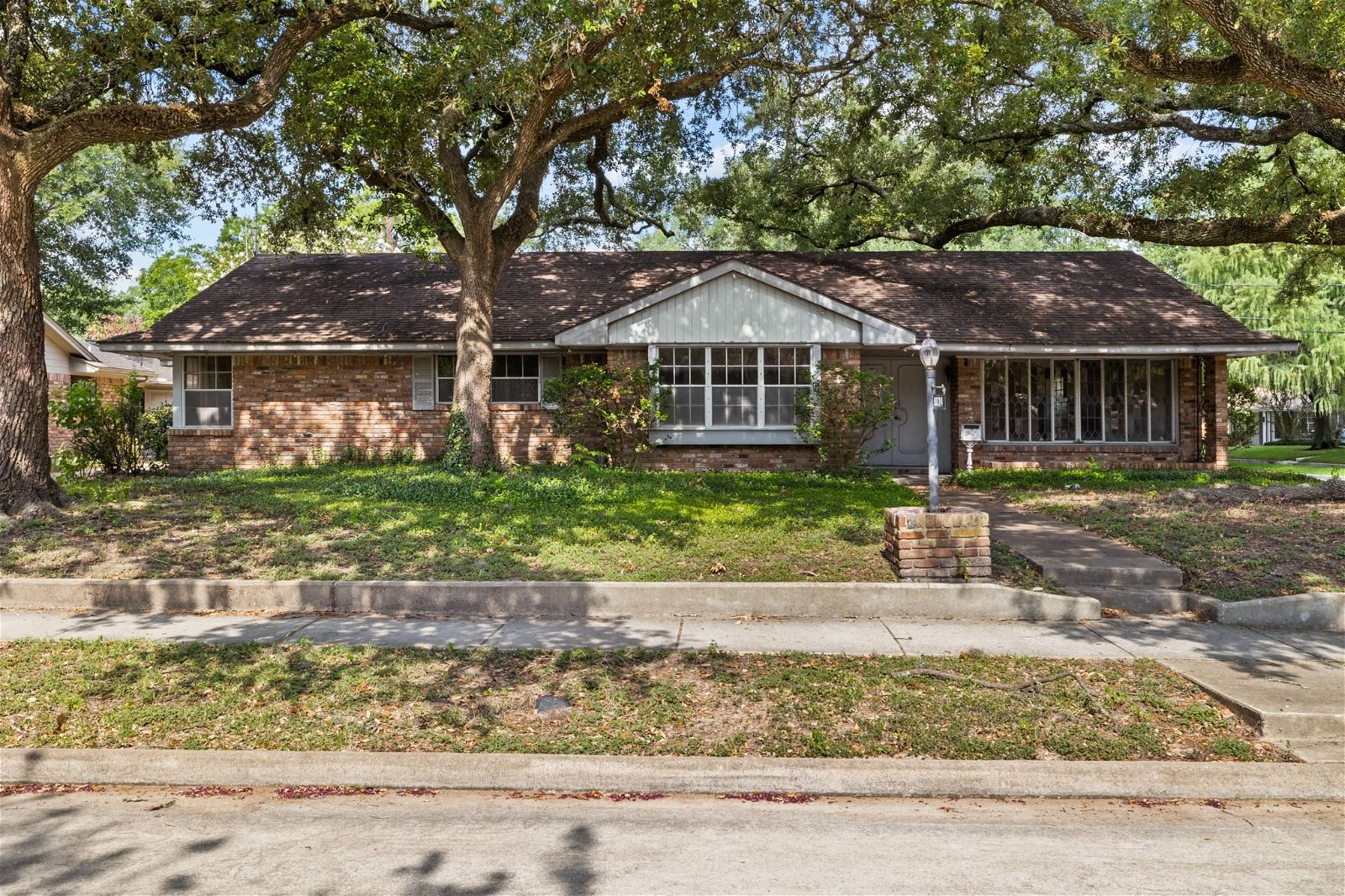 Real estate property located at 9134 Timberside, Harris, Houston, TX, US