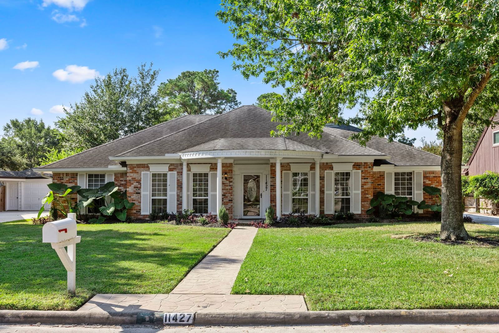 Real estate property located at 11427 Valley Stream, Harris, Sherwood Oaks, Houston, TX, US