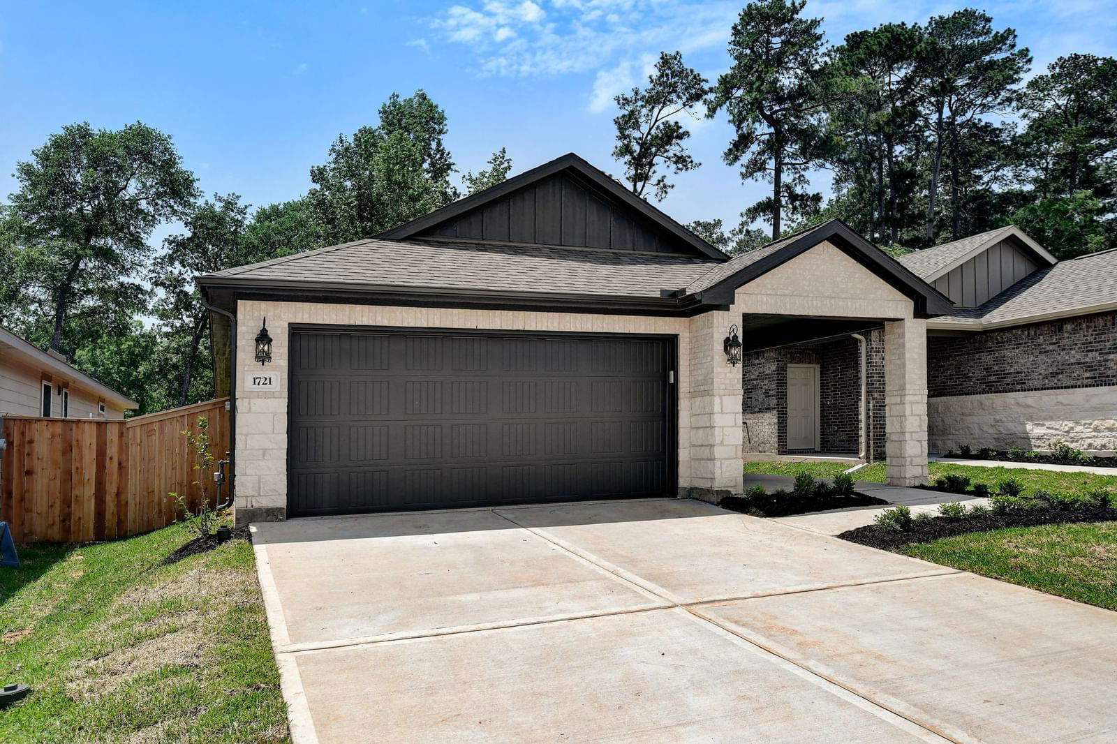 Real estate property located at 1721 SUCCOTASH OAK, Montgomery, Montgomery Oaks, Conroe, TX, US