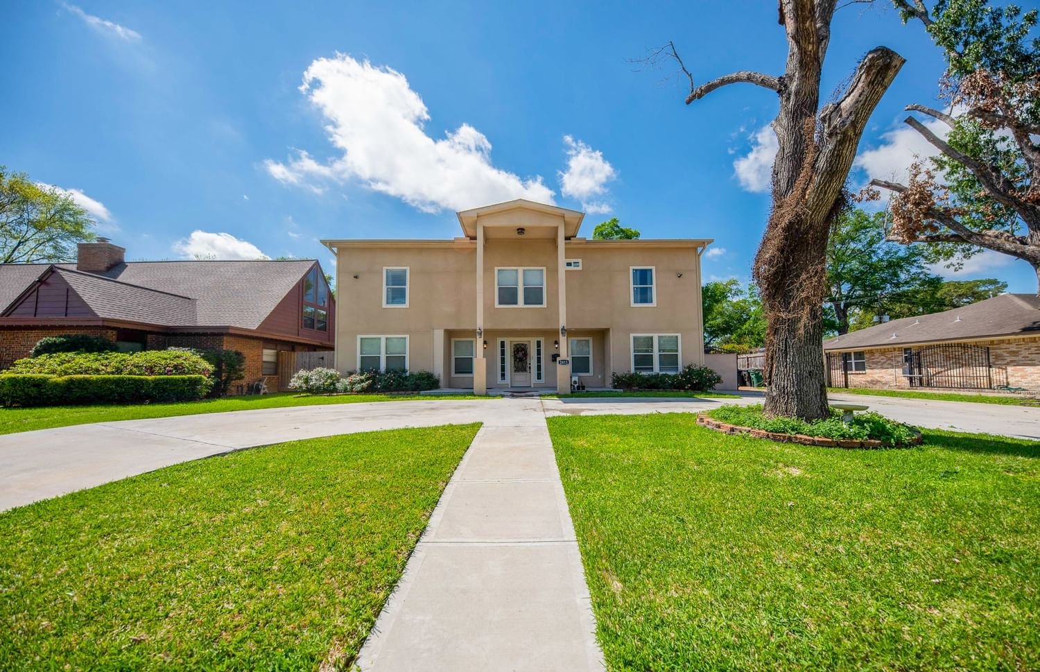 Real estate property located at 2411 W T C Jester Blvd, Harris, Lazybrook, Houston, TX, US