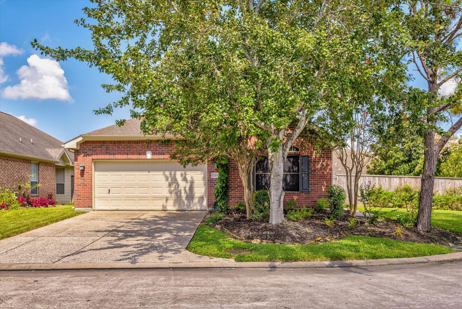 Real estate property located at 2202 Marsala, Harris, Bellavita At Green Tee Sec 01, Pearland, TX, US