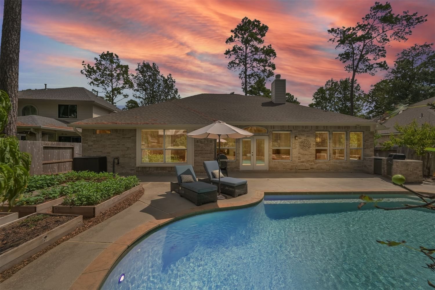Real estate property located at 43 Hobbit Glen, Montgomery, The Woodlands, TX, US