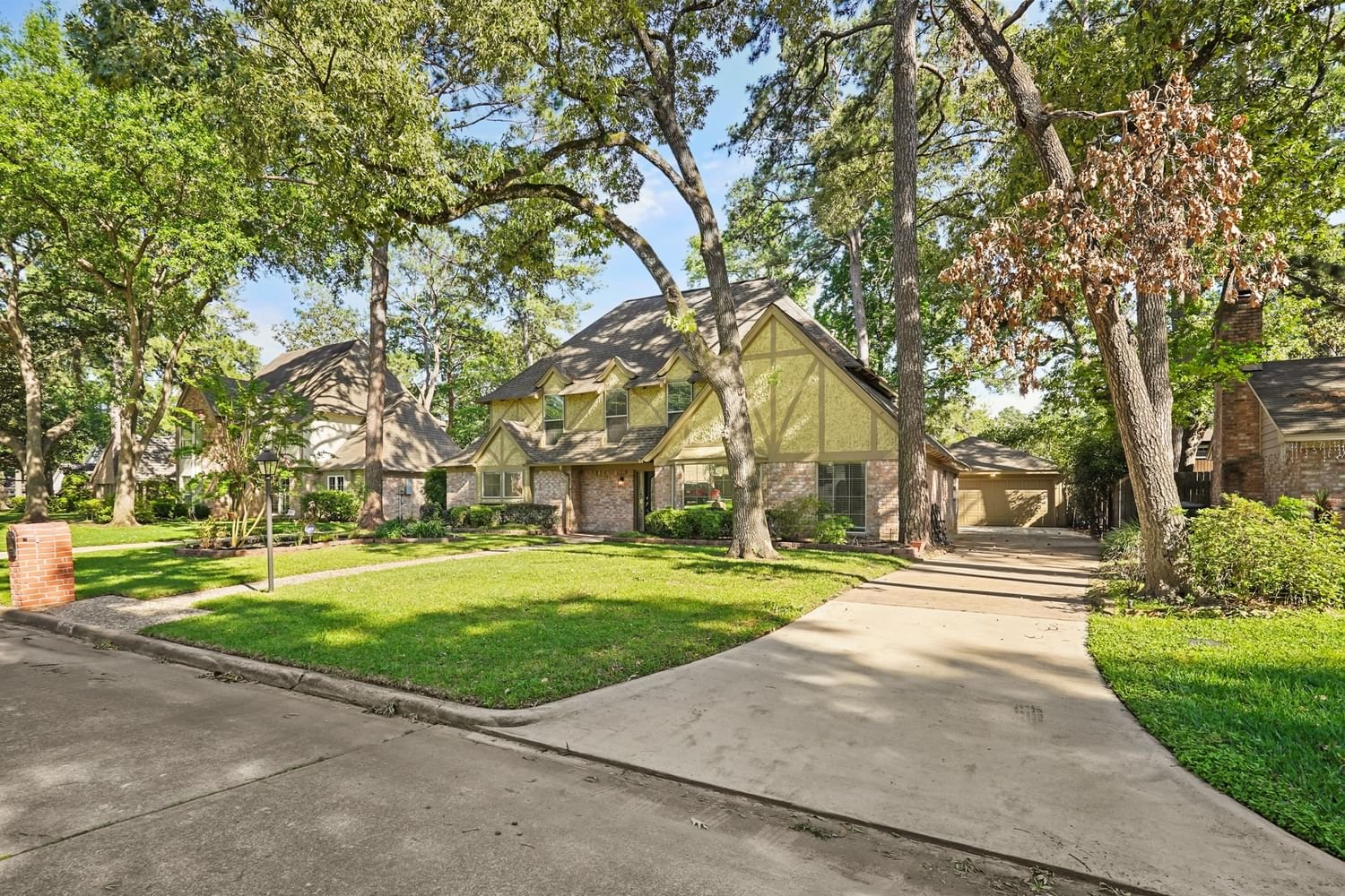 Real estate property located at 5211 Graystone, Harris, Huntwick Forest 1 & Rp, Houston, TX, US