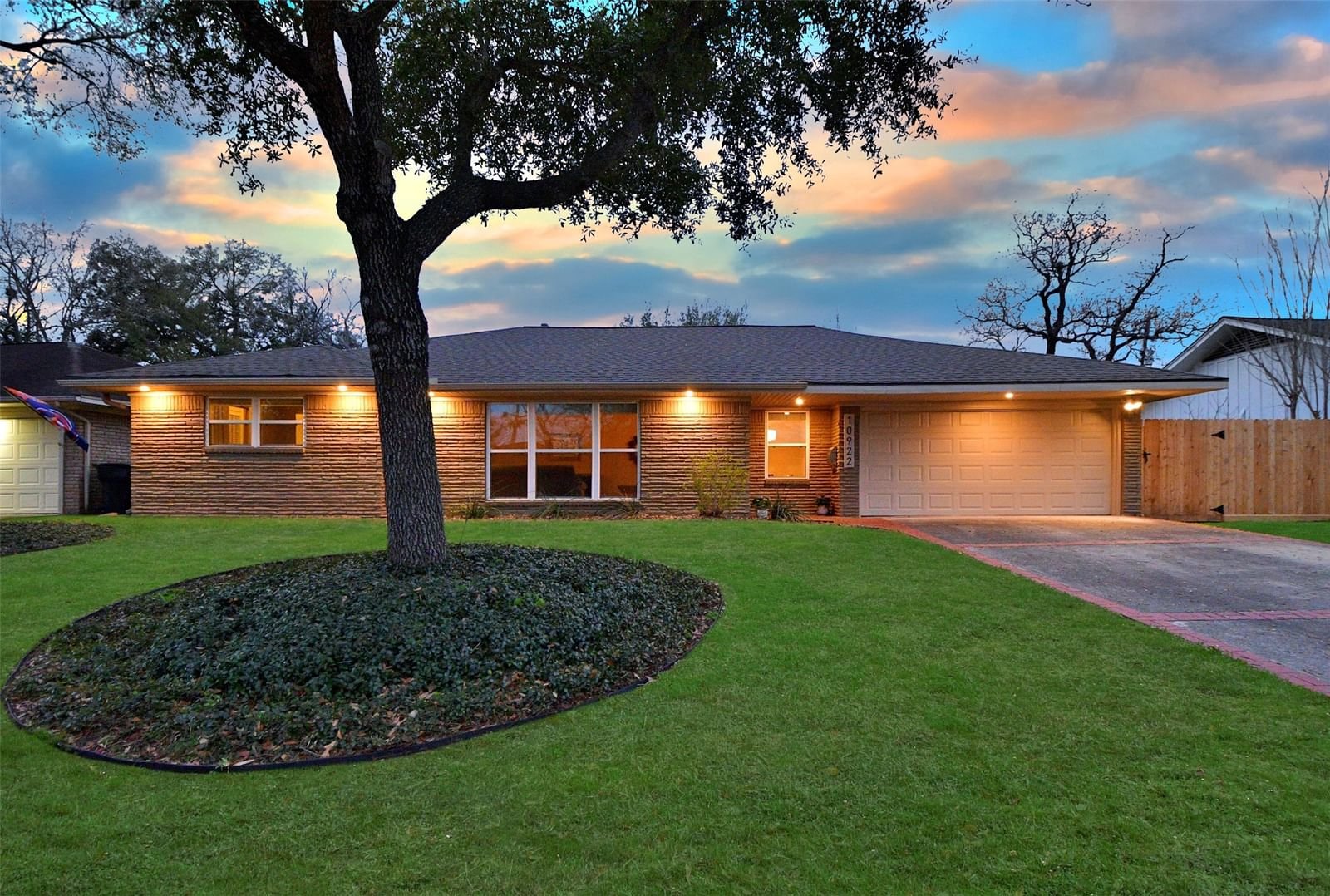 Real estate property located at 10922 Oasis, Harris, Westbury, Houston, TX, US