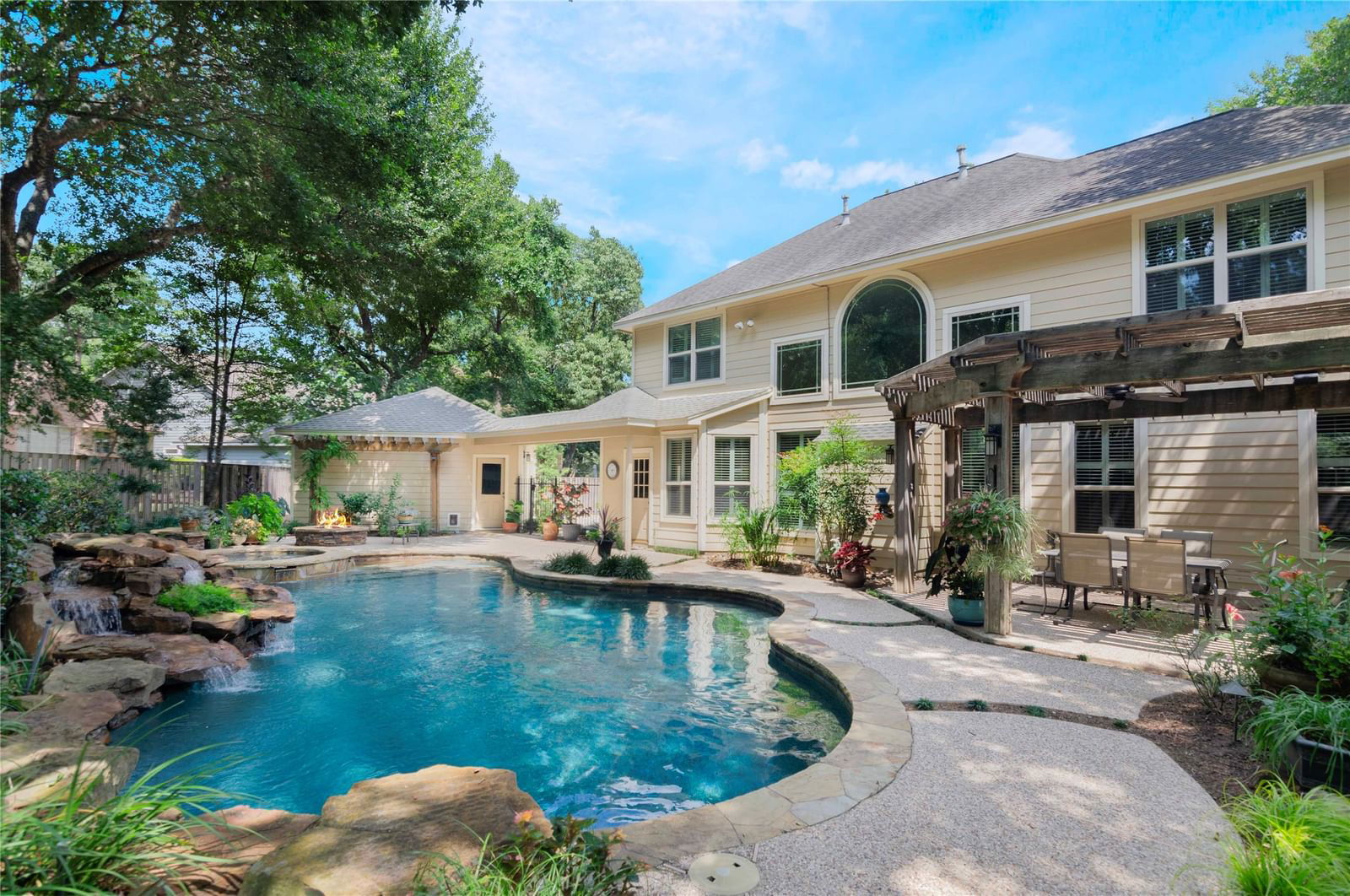 Real estate property located at 43 Petalcup, Montgomery, Wdlnds Village Cochrans Cr 23, The Woodlands, TX, US