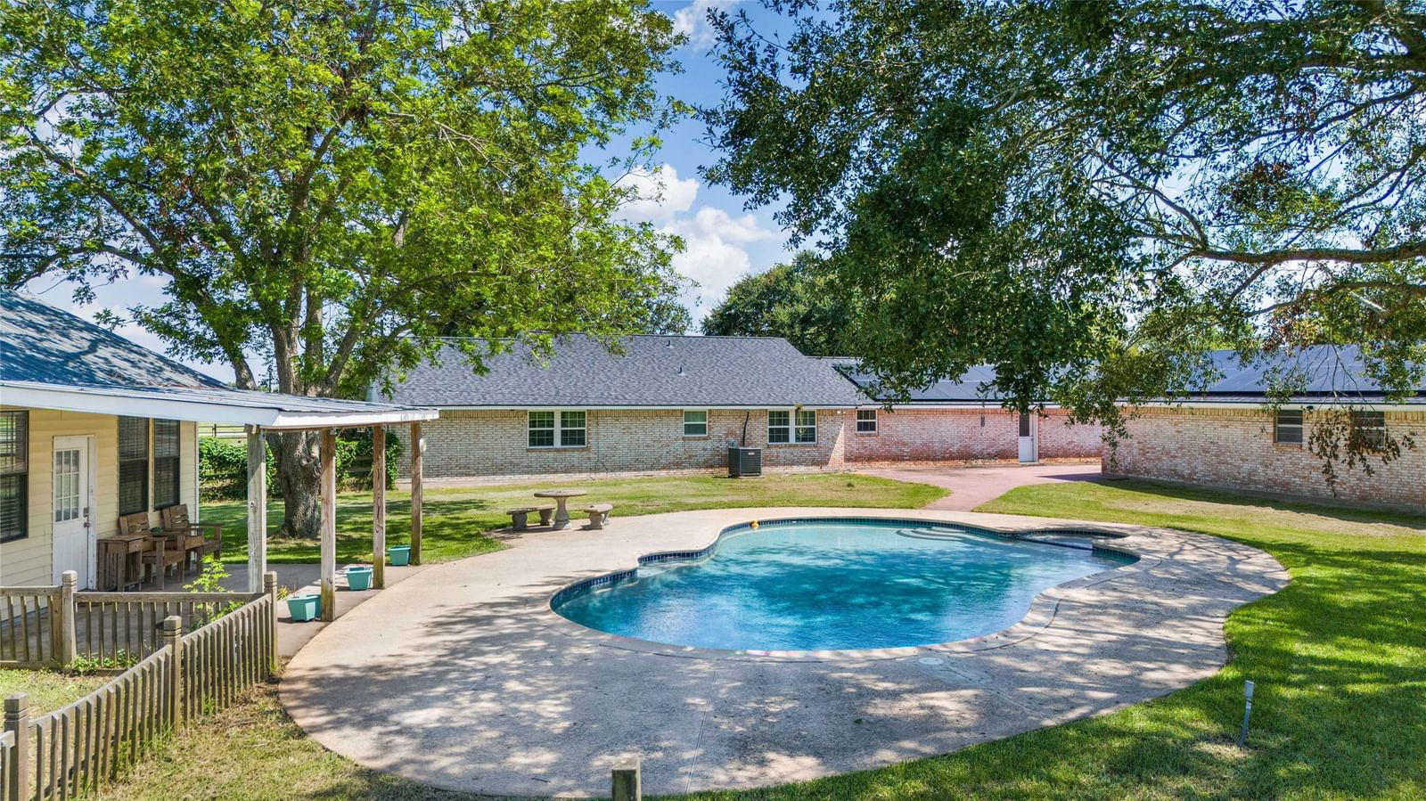 Real estate property located at 3358 County Road 172, Brazoria, Owens, Alvin, TX, US