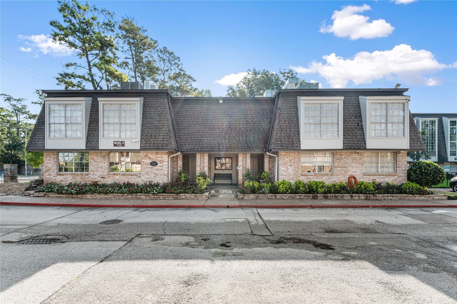 Real estate property located at 12633 Memorial #11, Harris, Pines Condo, Houston, TX, US