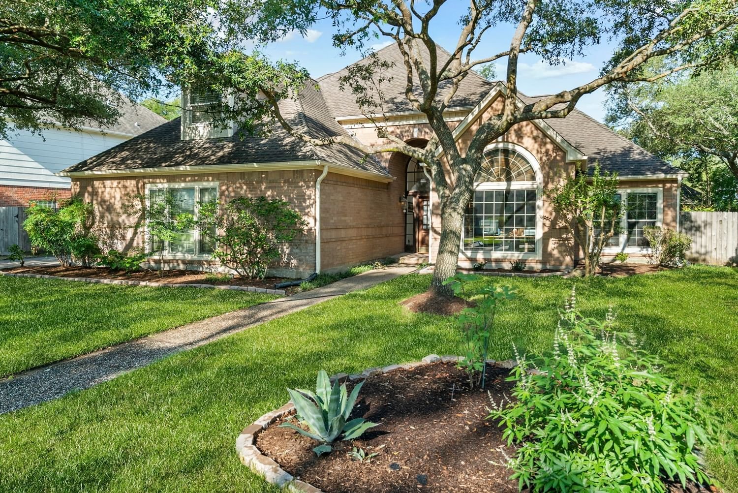 Real estate property located at 5315 Sunbright, Harris, Twin Lakes Sec 01, Houston, TX, US