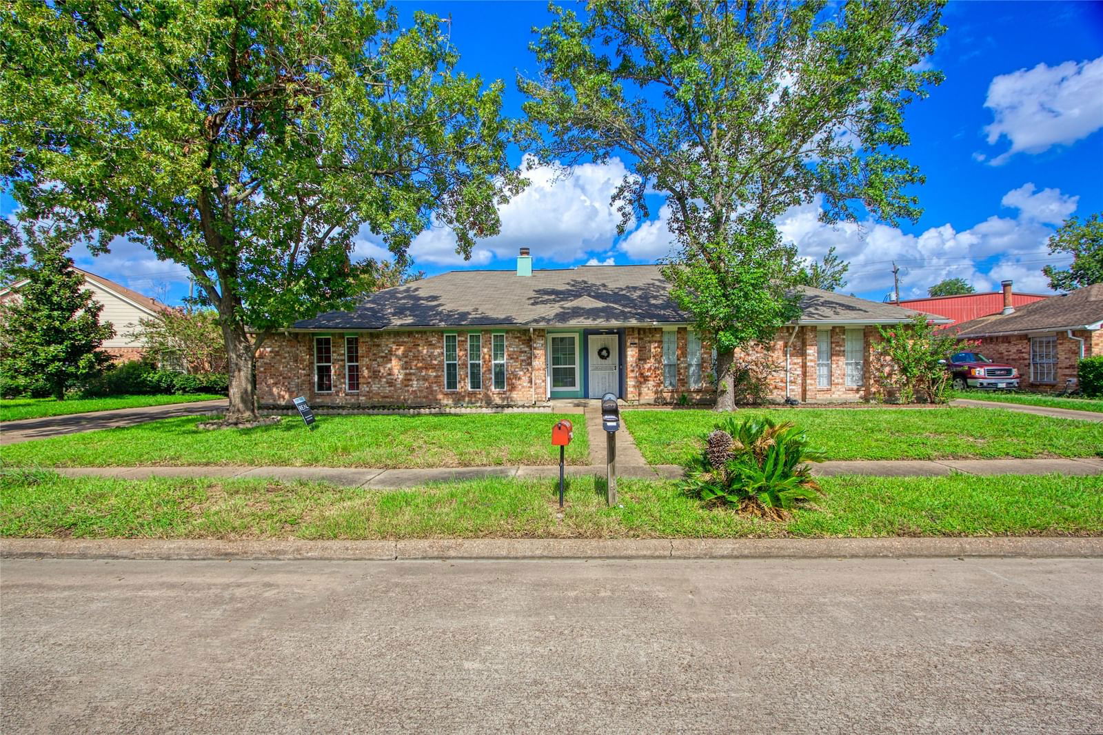 Real estate property located at 9211 Bollingbrook, Harris, Beckford West, Houston, TX, US