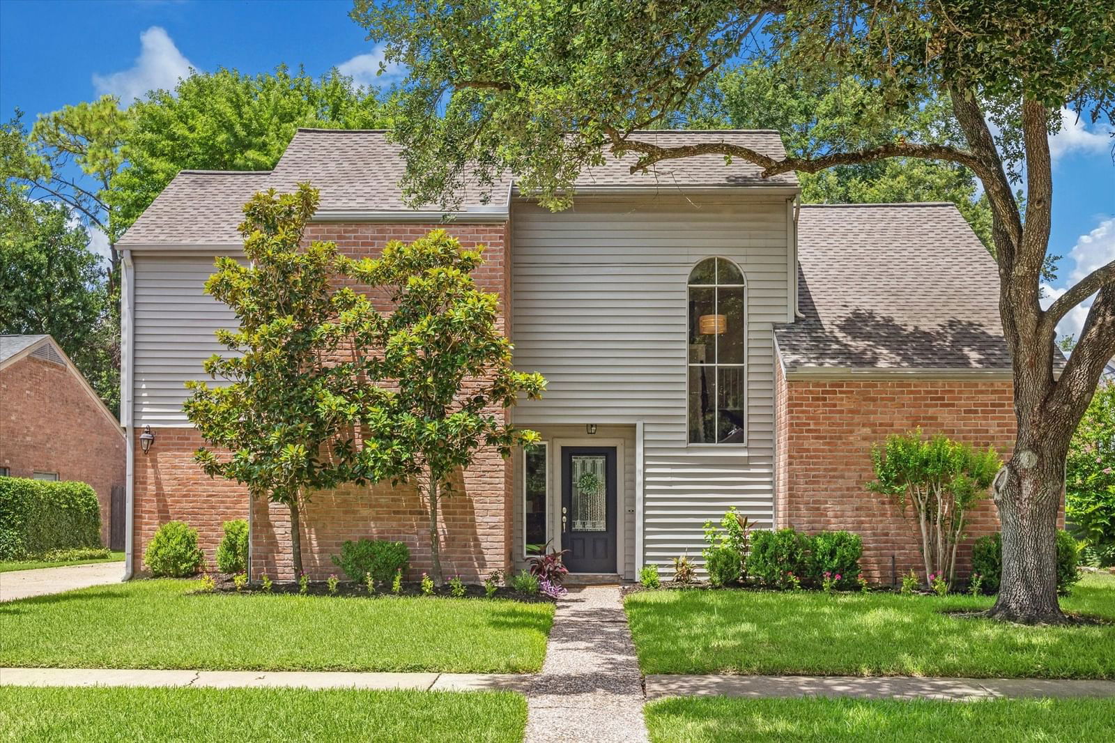 Real estate property located at 1835 Round Lake, Harris, Ashford Hollow, Houston, TX, US