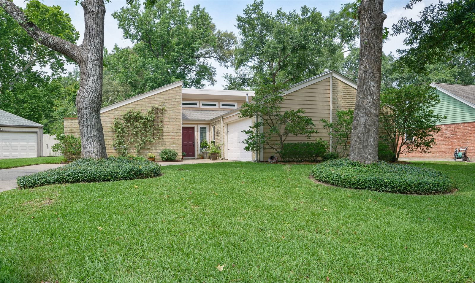 Real estate property located at 3923 Maple Heights, Harris, Elm Grove Village Sec 01, Houston, TX, US