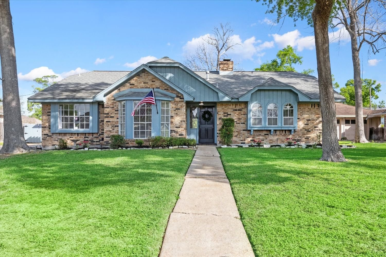 Real estate property located at 304 Red Bud, Harris, Lakewood, Baytown, TX, US