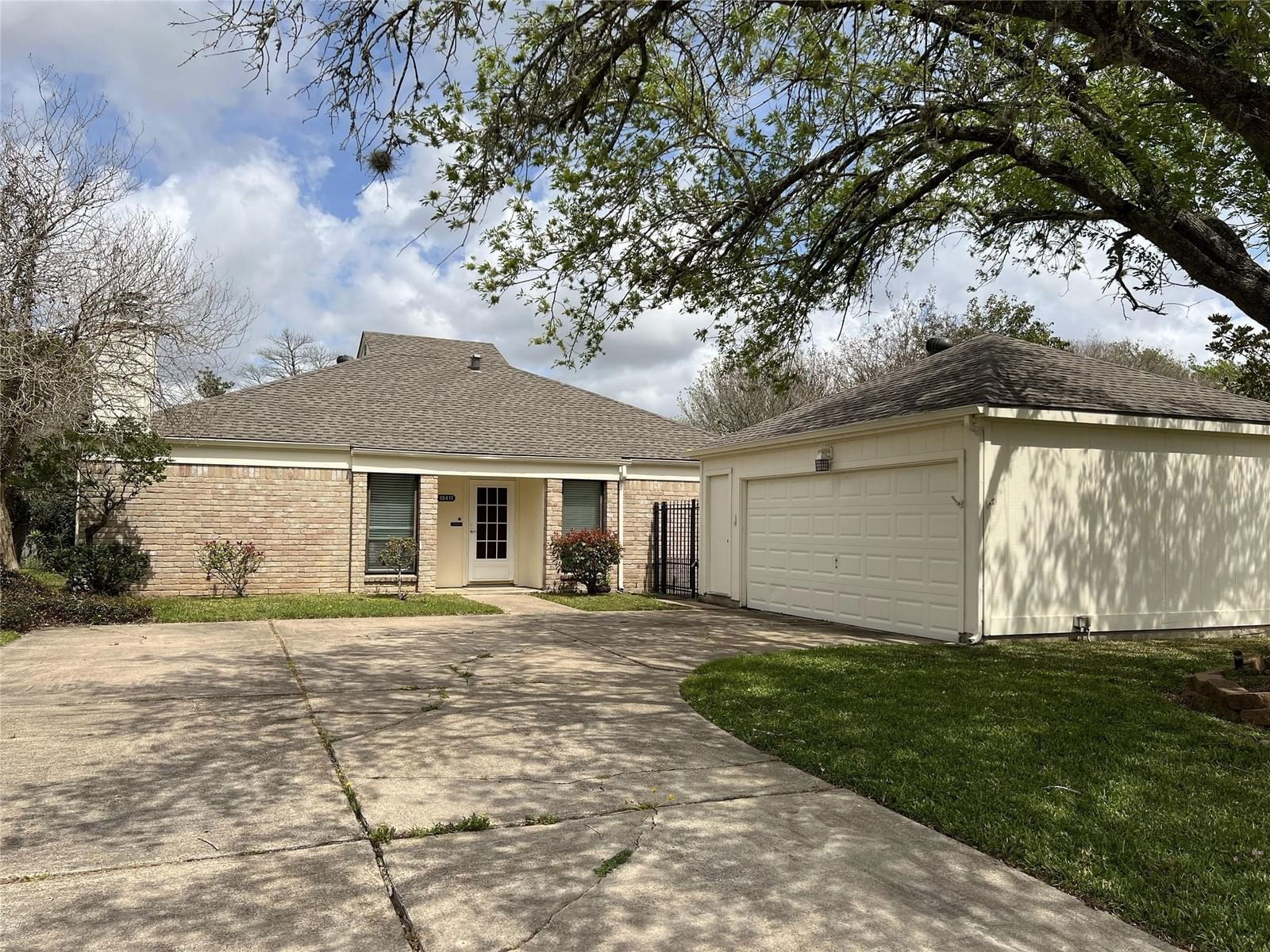 Real estate property located at 15411 Runswick, Harris, Meadowgreen Sec 01, Houston, TX, US