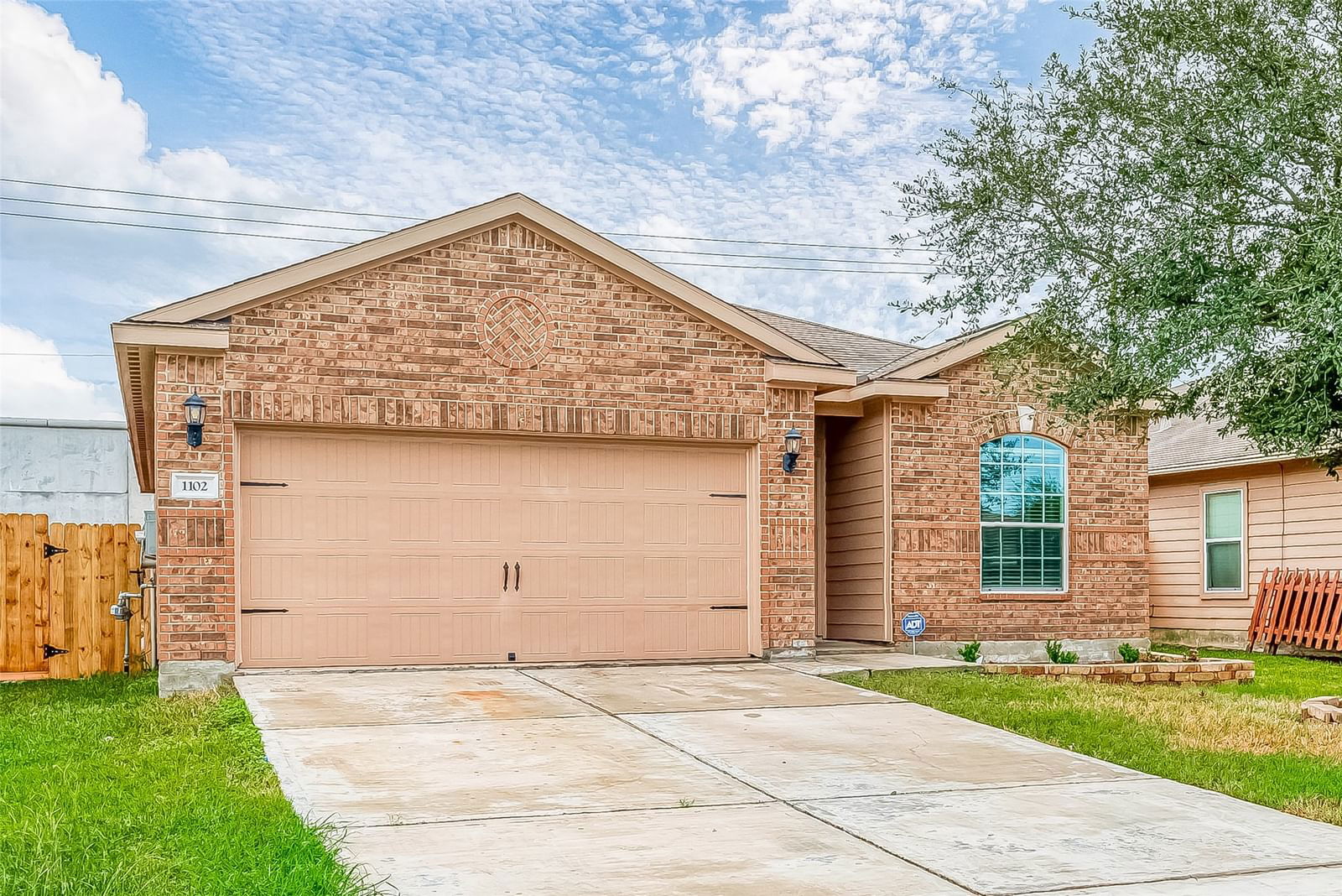 Real estate property located at 1102 Rose Meadow, Harris, West Mdws Sec 3, Baytown, TX, US