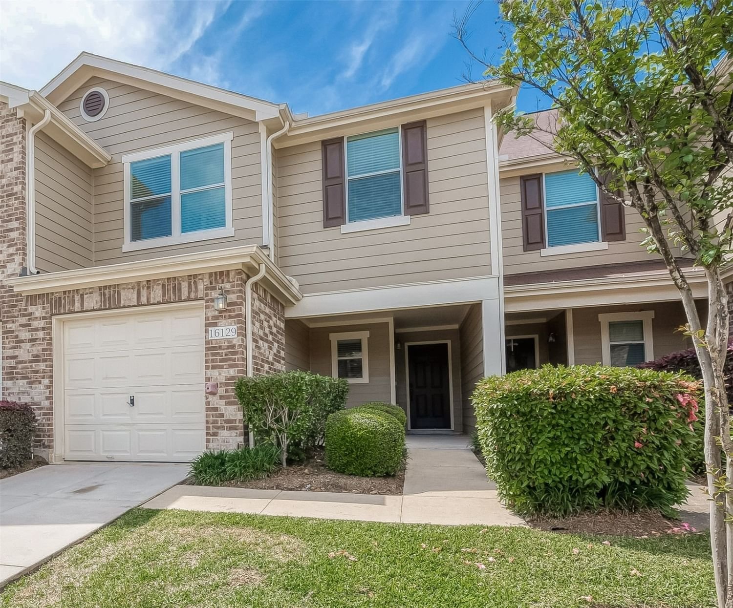 Real estate property located at 16129 Sweetwater Fields, Harris, Lakewood Place, Tomball, TX, US