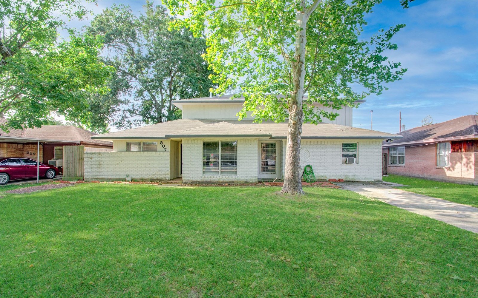 Real estate property located at 307 Long, Harris, Baytown, TX, US