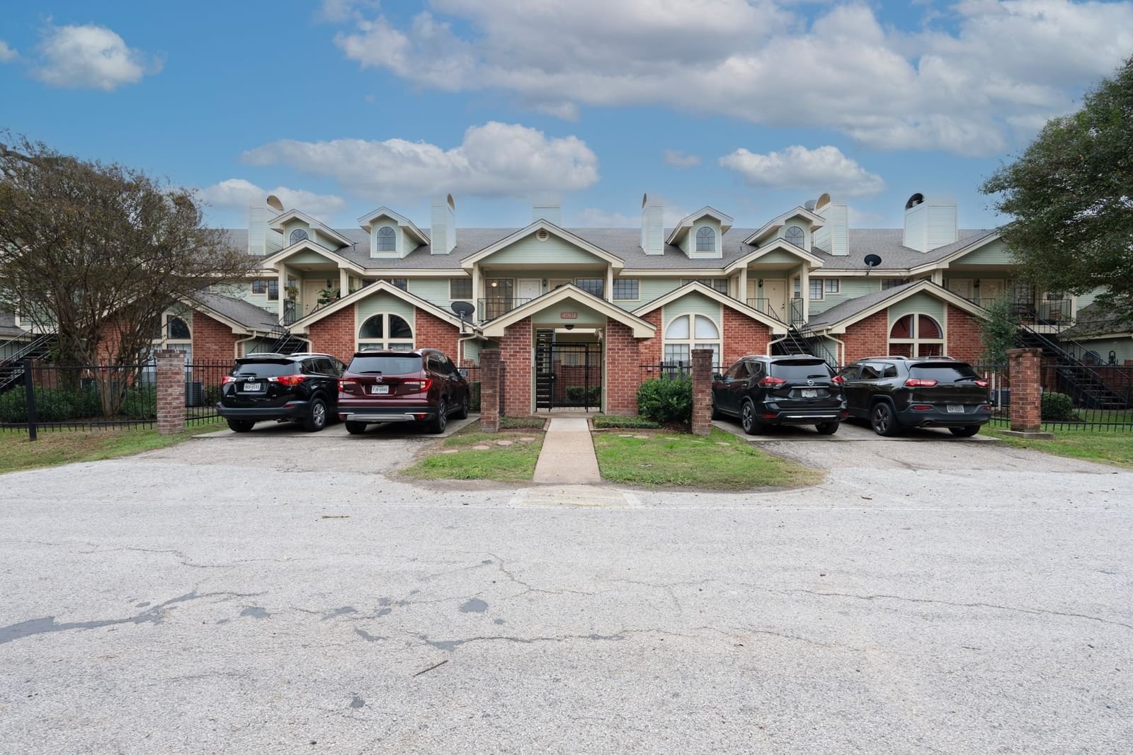 Real estate property located at 4901 Floyd #9, Harris, Sandman Courts Condo, Houston, TX, US