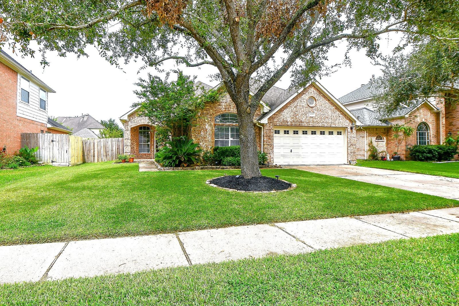 Real estate property located at 2502 Sunburst, Brazoria, Sunrise Lakes Sec 4, Pearland, TX, US