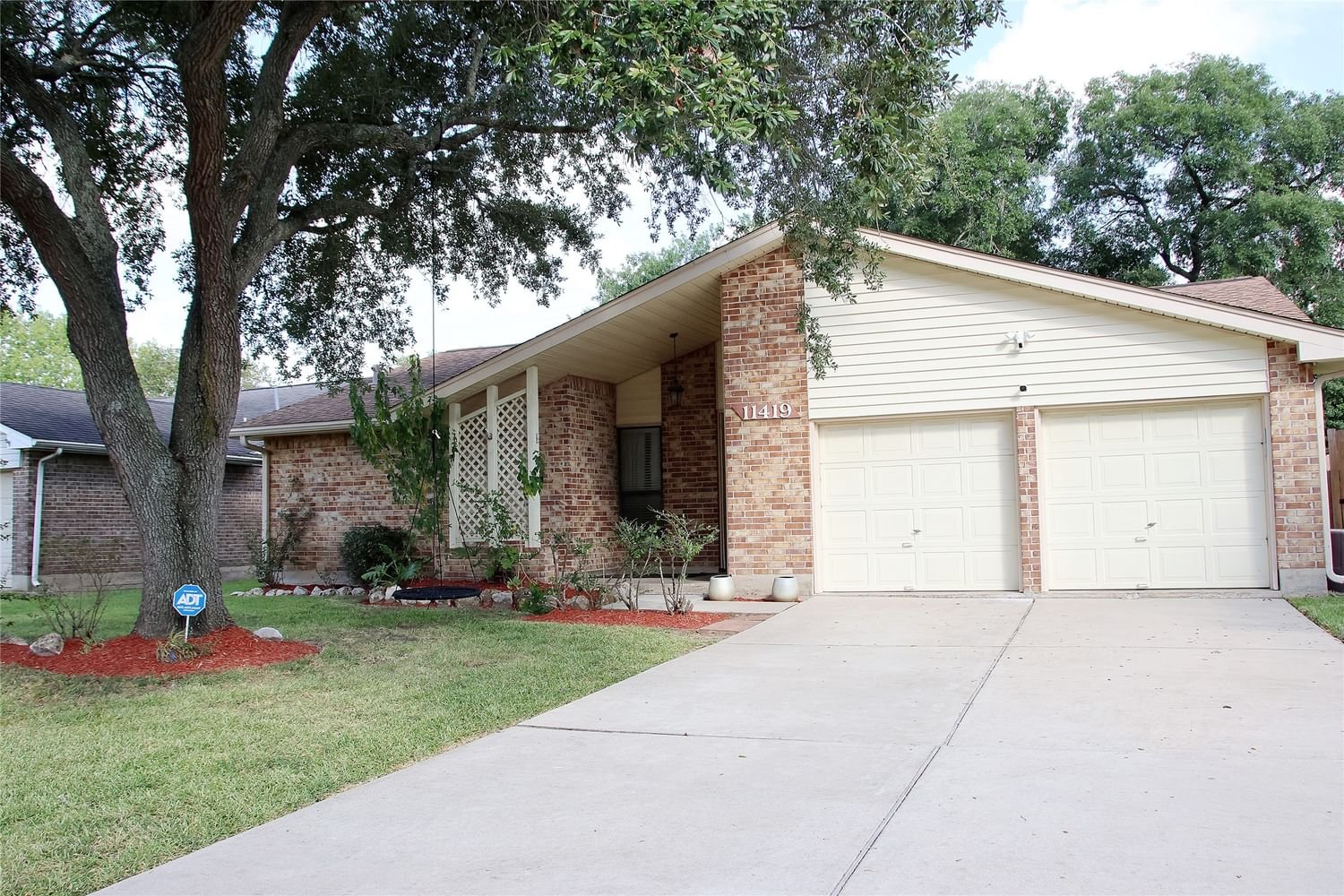 Real estate property located at 11419 Olivewood, Harris, Wood Meadow Sec 01 02 R/P, Houston, TX, US