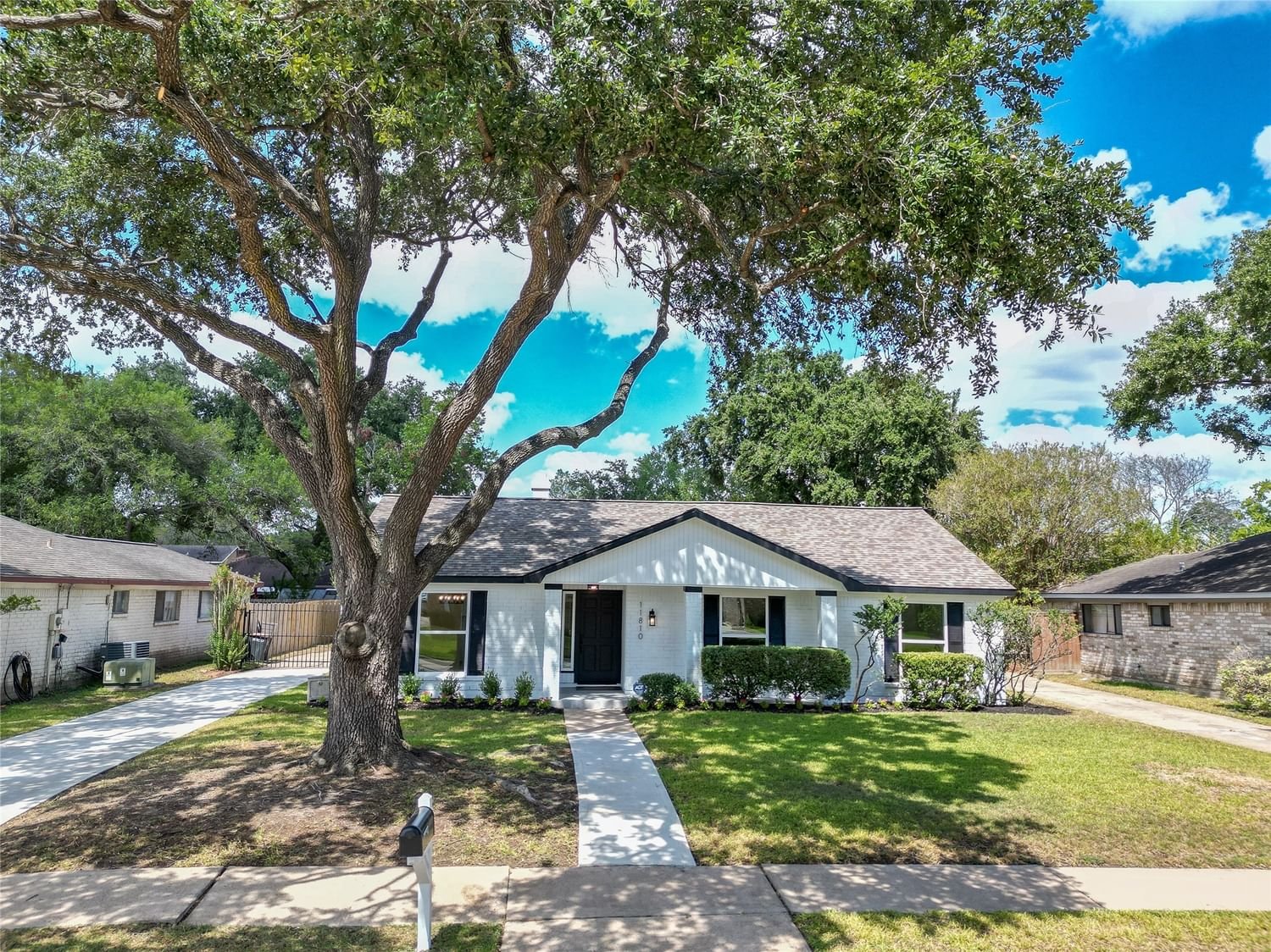 Real estate property located at 11810 Brighton, Fort Bend, Meadows Place, TX, US