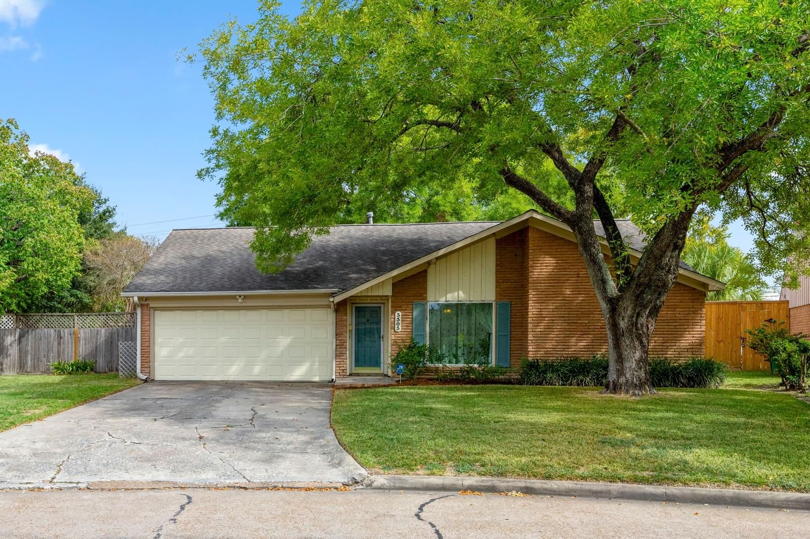 Real estate property located at 3303 Rockyridge, Harris, Tanglewilde Sec 07, Houston, TX, US