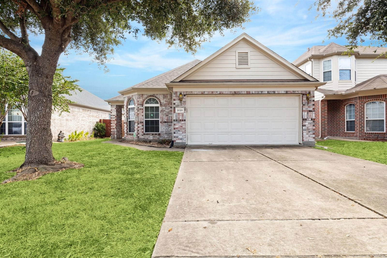 Real estate property located at 19319 Clevera Walk, Harris, Lake Rdg Sec 8, Houston, TX, US