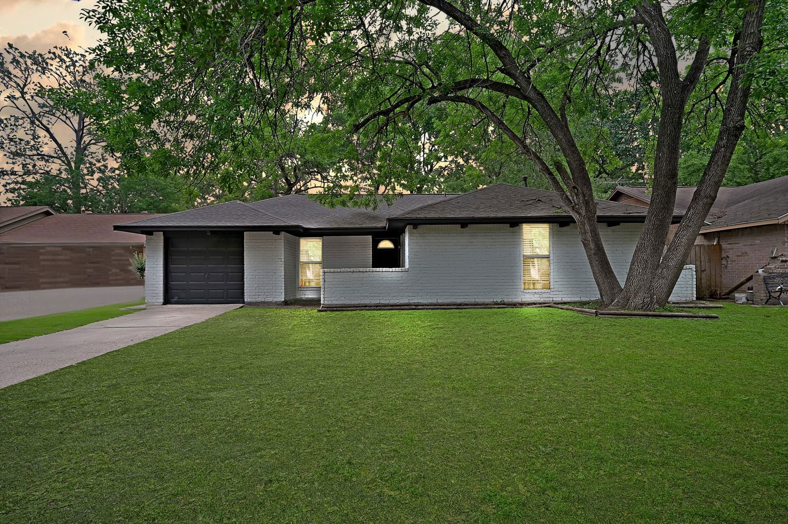 Real estate property located at 9222 Woodland Oaks, Harris, Woodland Oaks Sec 01, Houston, TX, US