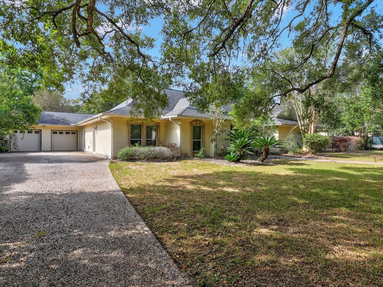 Real estate property located at 85 Avenue of the Oaks, Jefferson, Manion Oaks, Beaumont, TX, US